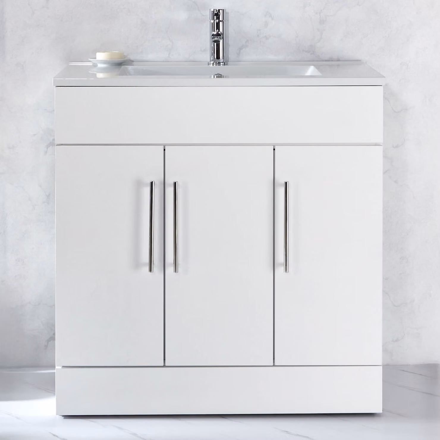 Mobile Bagno a Terra Bianco da 810mm con Lavabo e Maniglie con Barra a T Cromate - Cluo