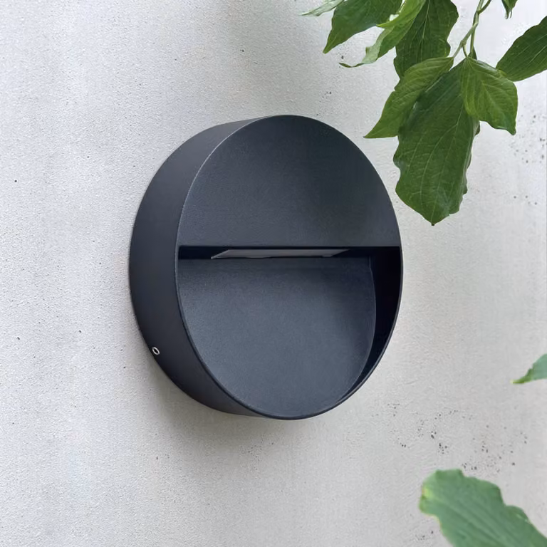 Dyberg Larsen Applique da esterni a LED Pluto, Alluminio, Design, Applique LED da esterni