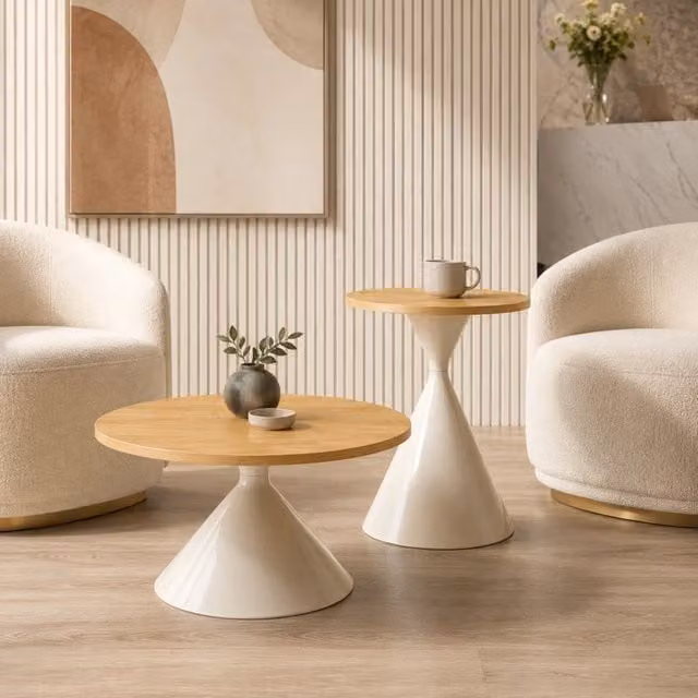 Set di tavolini rotondi da salotto e laterali con piano effetto legno e base in acciaio color crema per soggiorno