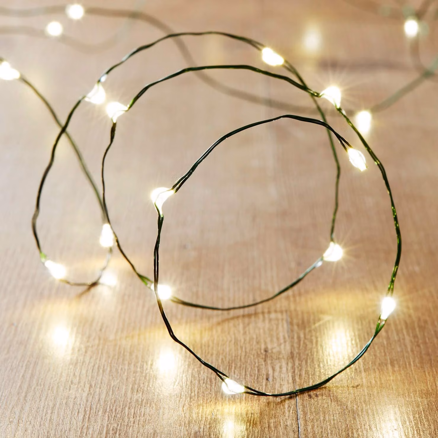 50 micro-luci a LED, color perla, filo verde, con timer, lunghezza 5,4 metri