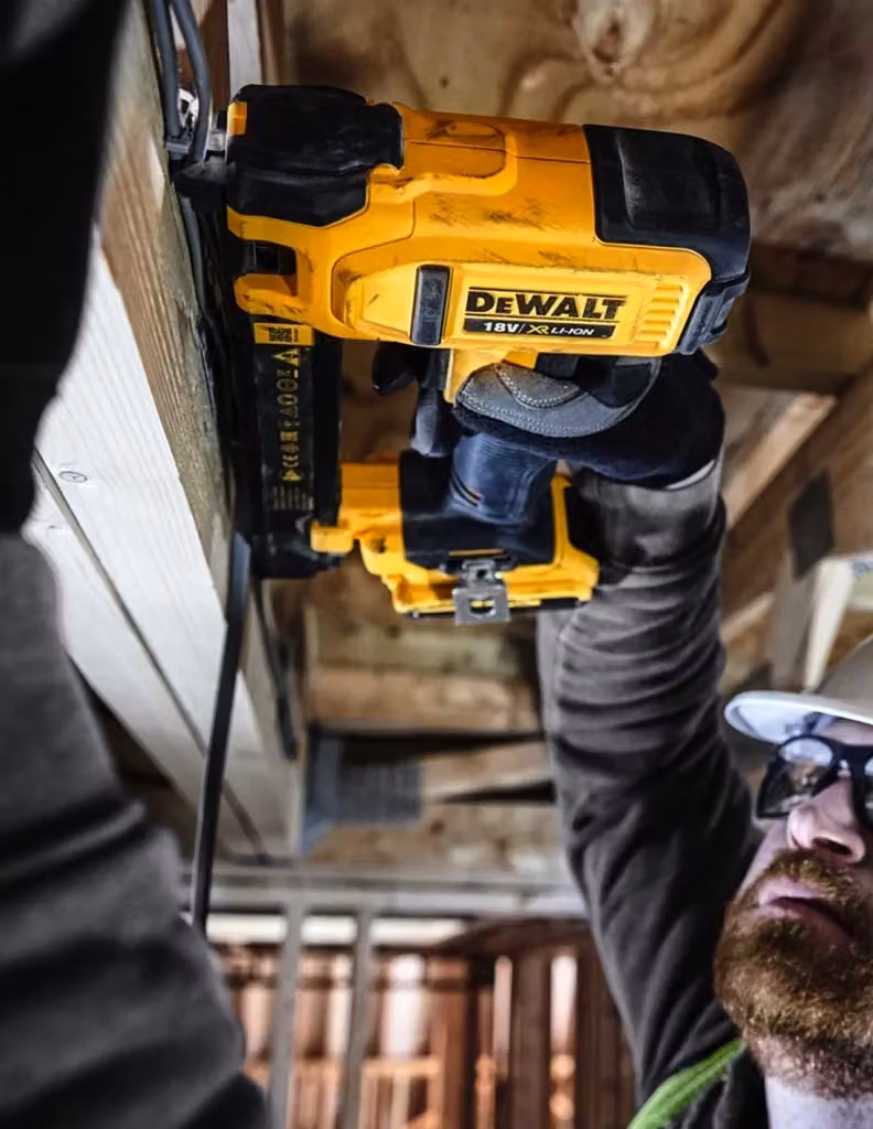 Cucitrice da elettricista DeWalt DCN701N gialla solo corpo – 2