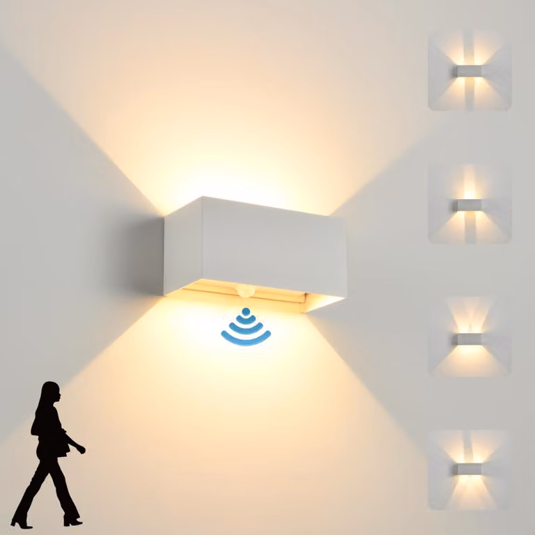 Lampada da parete con sensore di movimento, 24W LED, grado di protezione IP65, 3000K, colore bianco