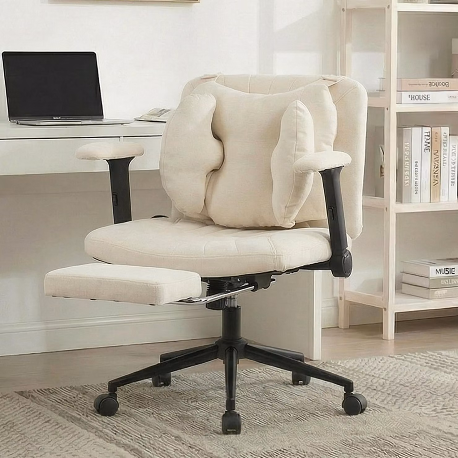 Sedia da ufficio, sedia girevole, sedia da scrivania regolabile in altezza con poggiapiedi, portata massima 150 kg, sedia da gaming con braccioli e ruote, color beige