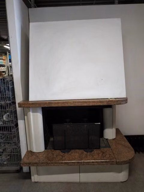 Caminetto Edilkamin Atlante C40500 in marmo bianco naturale lato sinistro medio