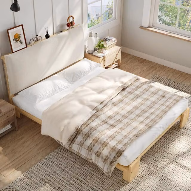 Letto imbottito 140x200 cm con testiera imbottita, struttura in pino e doghe in compensato, colore naturale