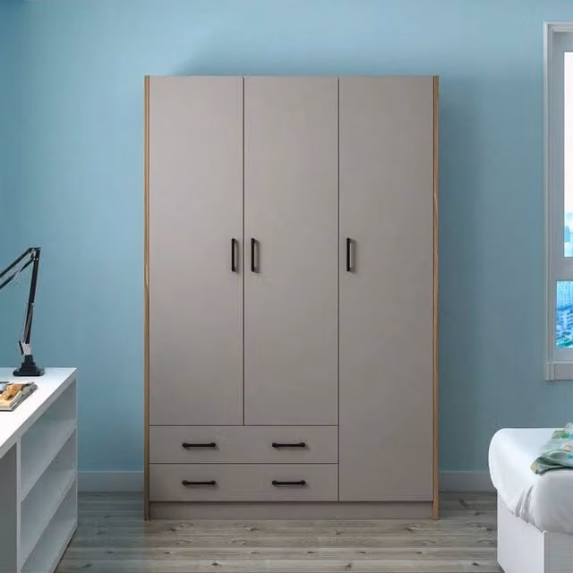 Armadio tre ante e due cassetti 135x52x210h colore noce e cashmere ARM3135