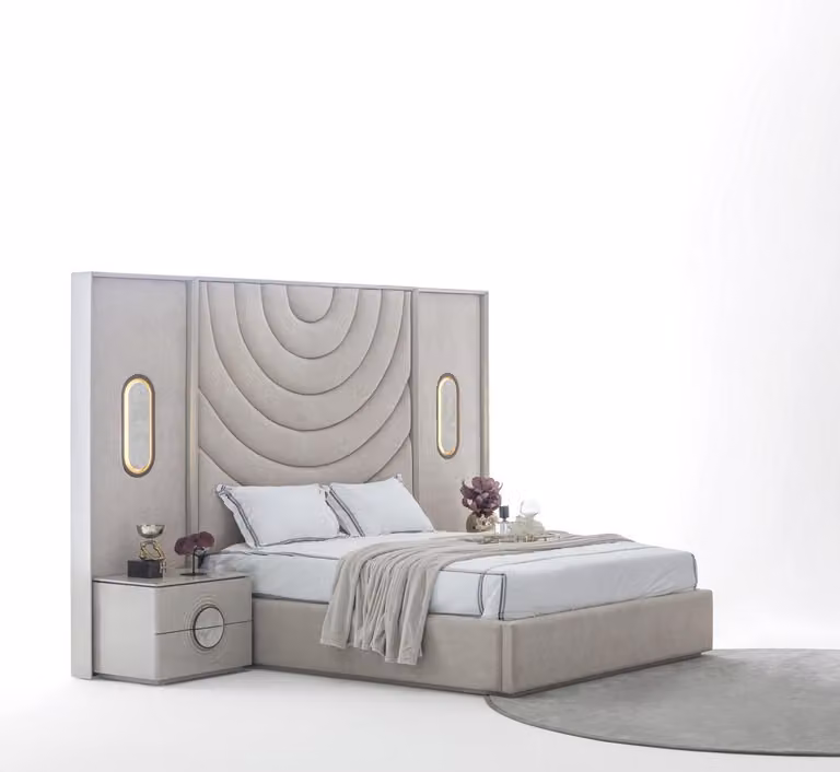 Set per camera da letto moderno, beige, elegante, con letto imbottito e comodini