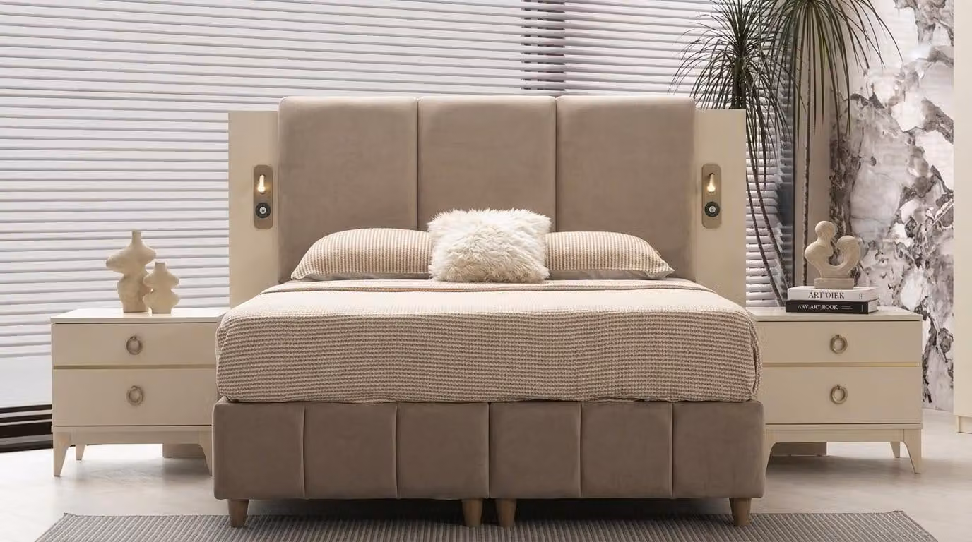 Set per camera da letto: letto, testiera, 2 comodini, stile moderno, legno, colore beige, spazioso