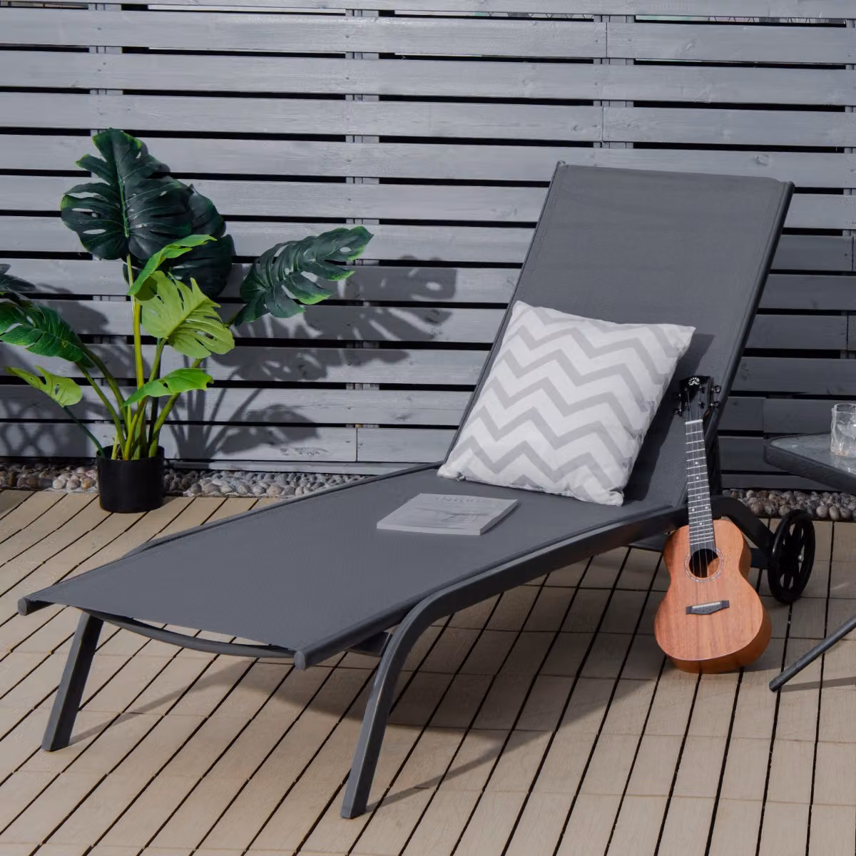 Costway Chaise longue regolabile per esterno con ruote e poggiatesta, sedia a sdraio reclinabile in 6 posizioni in acciaio e tessuto, Grigio