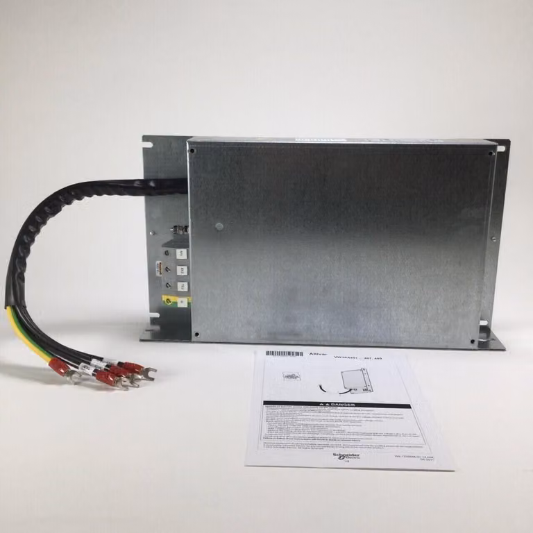 Filtro di ingresso EMC Schneider Electric VW3A4404, compatibile con Altivar New, con protezione da sovratensione (OVP), nuovo.