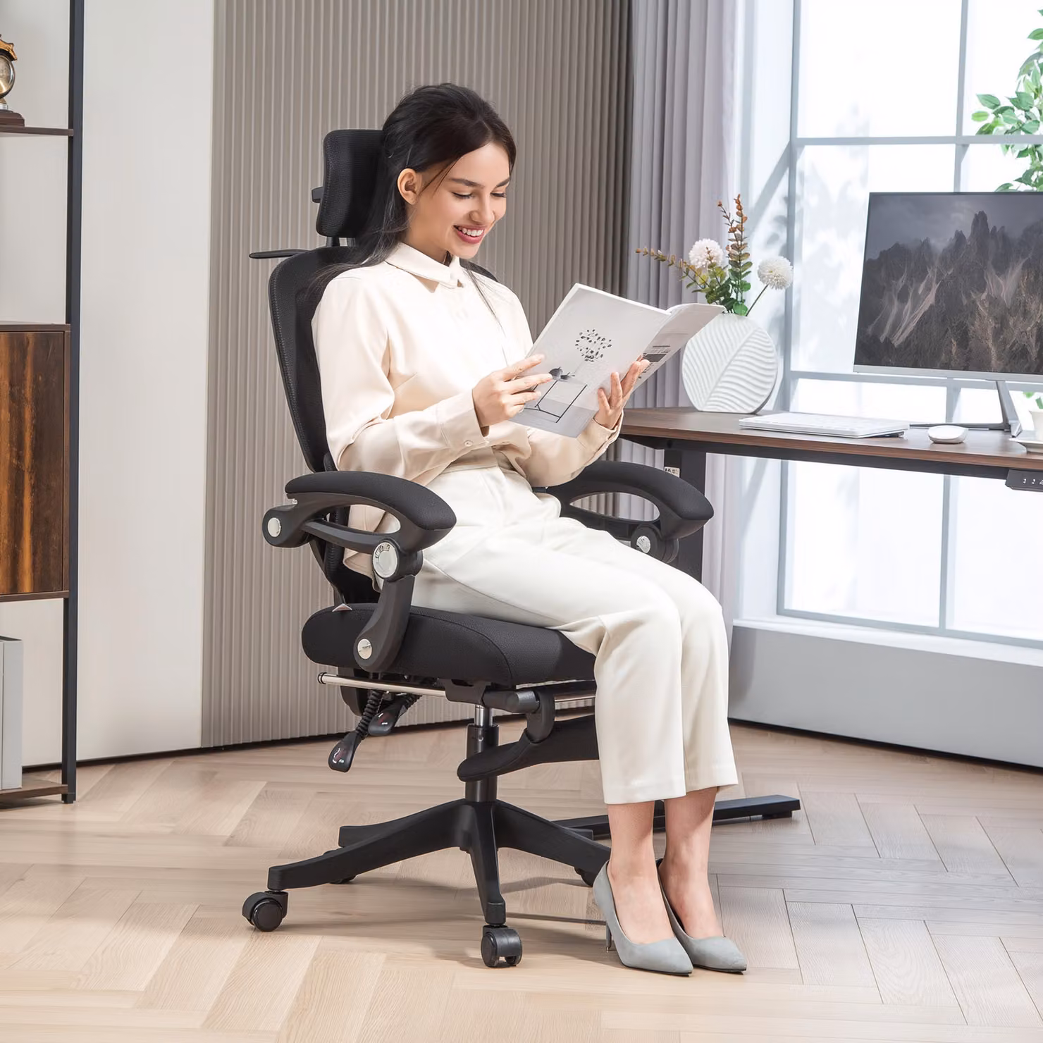 Sedia da ufficio ergonomica HOMCOM nera con poggiatesta regolabile e schienale in rete – 2