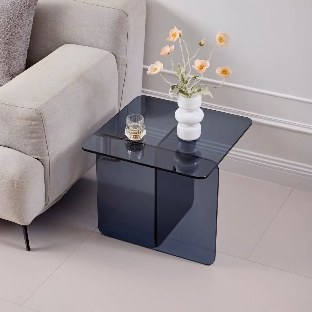 Tavolino basso OKWISH in vetro temperato con piano curvo e finitura lucida, colore grigio, L/P/H: 45 x 45 x 51 cm