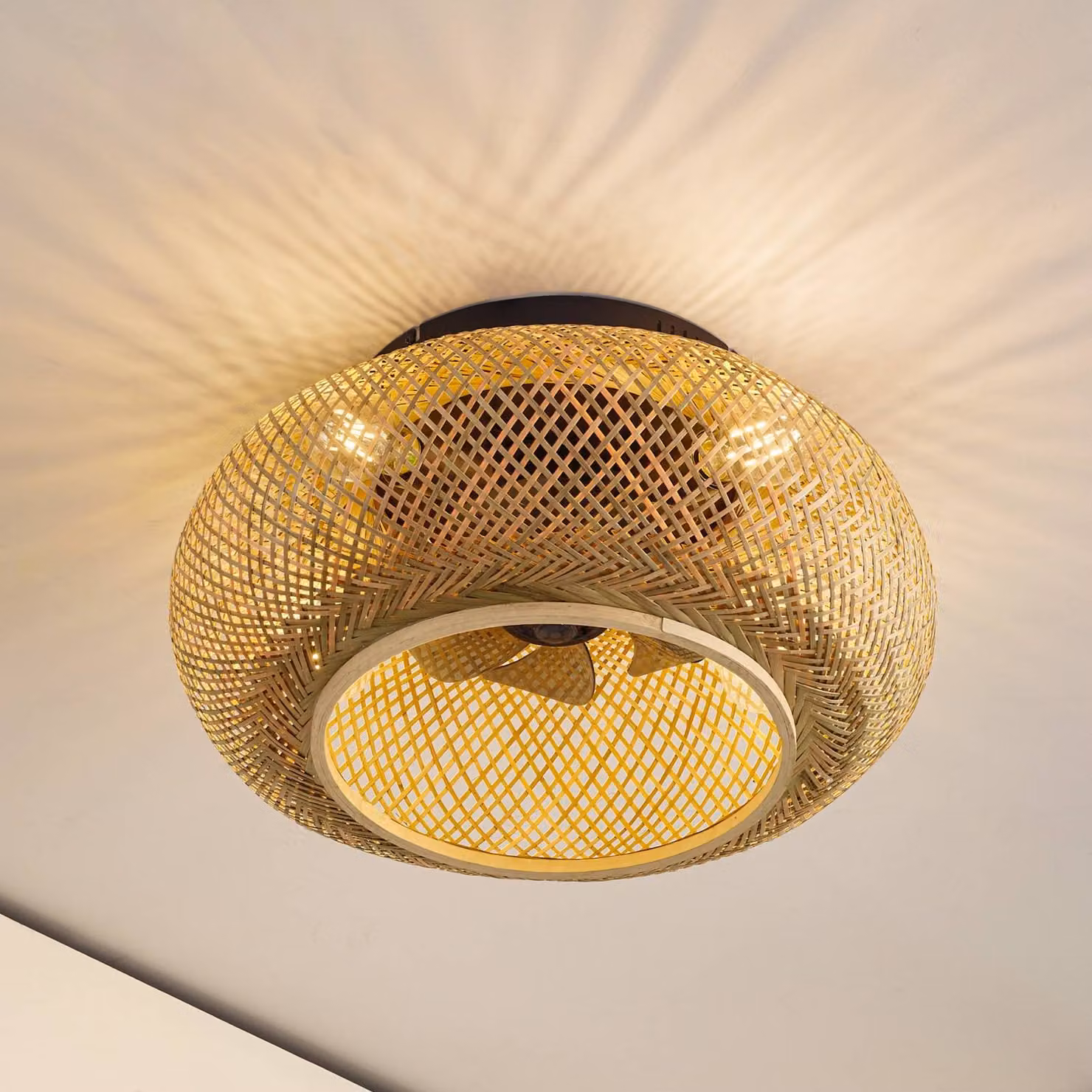 Lucande Ventilatore da soffitto con luce Cordie, DC, silenzioso, Ø 53 cm Cordie Lucande, dimmerabile, Legno chiaro, Soggiorno / Sala da pranzo, bambù, Campagna / Rustiche