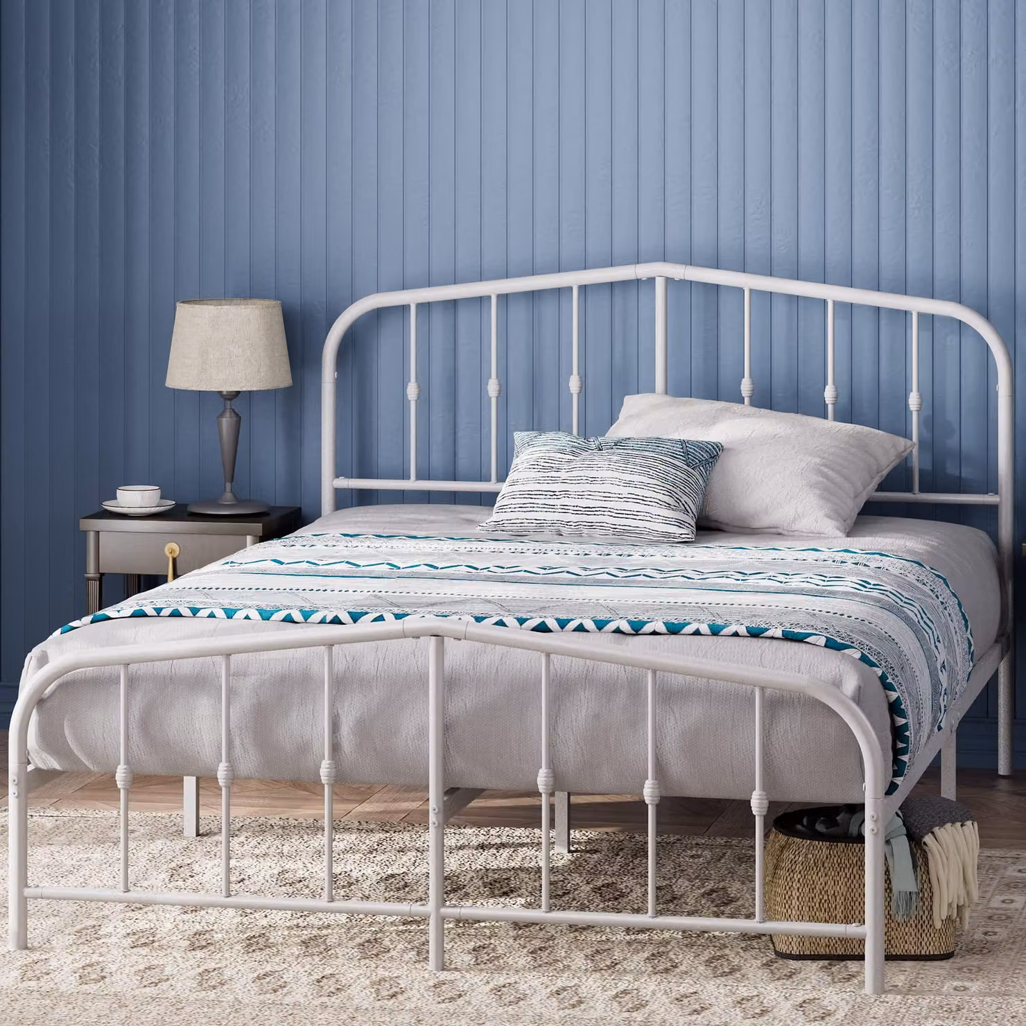 Letto in metallo con testiera, dimensioni 135x190 cm, colore nero, struttura in acciaio