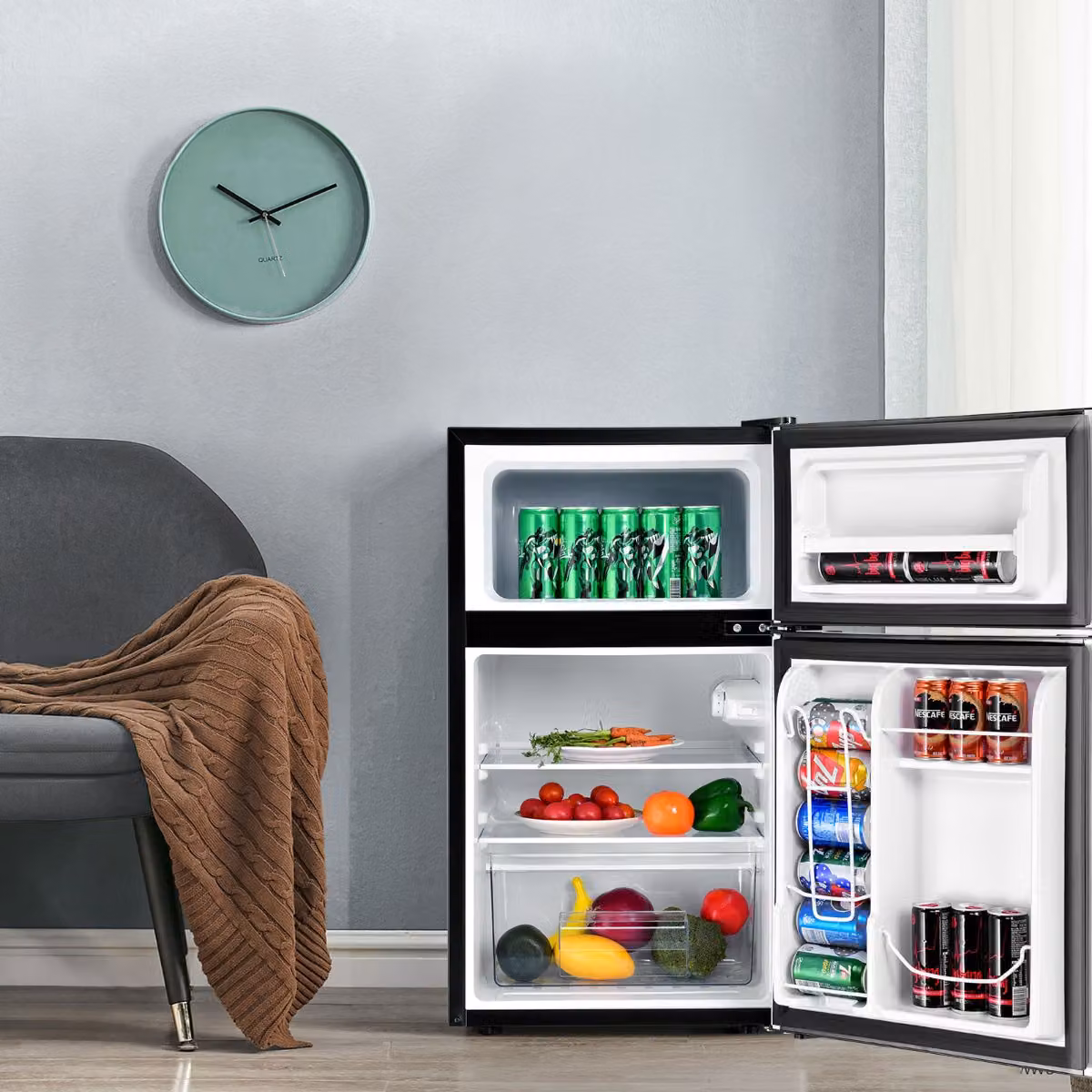Frigorifero compatto Costway da 90 L con freezer separato, luce LED interna e funzione super cooling, Grigio