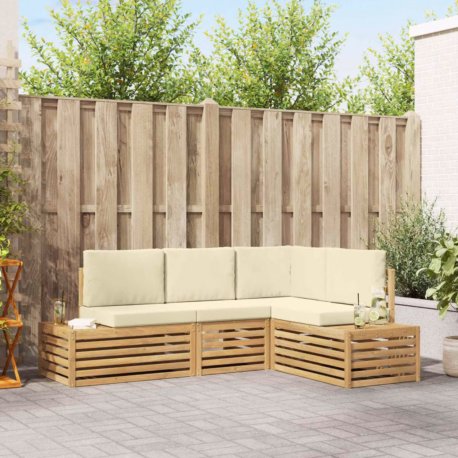 Set di divani da esterno a L vidaXL in legno di acacia con cuscini beige e bianco L/P/H: 213,5 x 154,5 x 73 cm