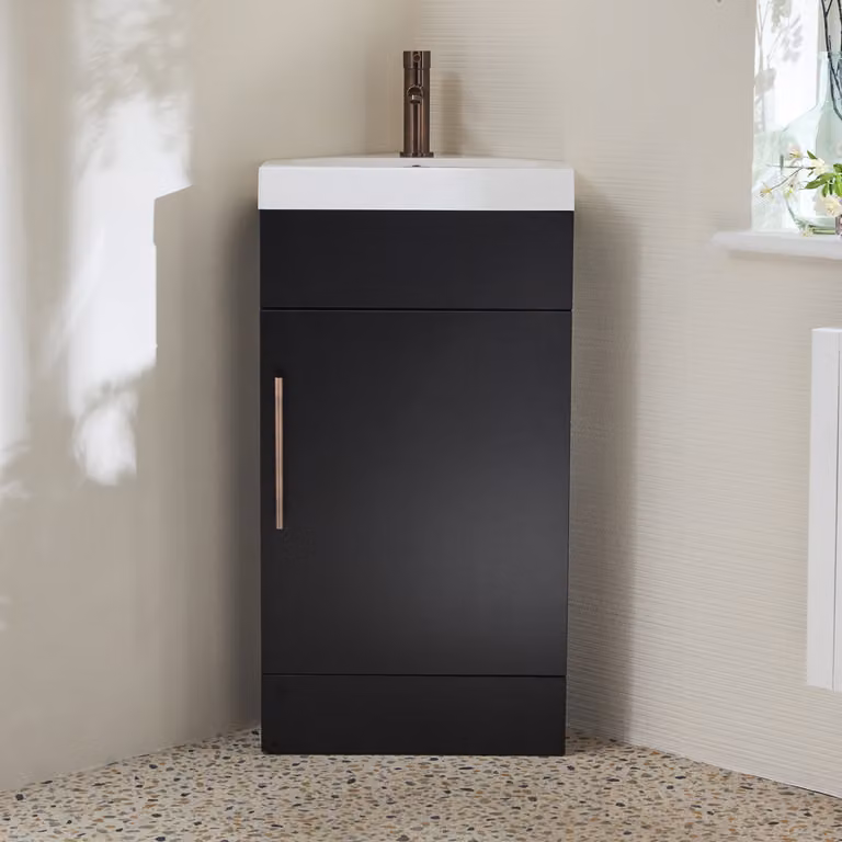 Mobile Bagno a Terra Angolare Grigio Nero da 450mm con Lavabo e Maniglia con Barra a T in Bronzo Spazzolato - Cluo