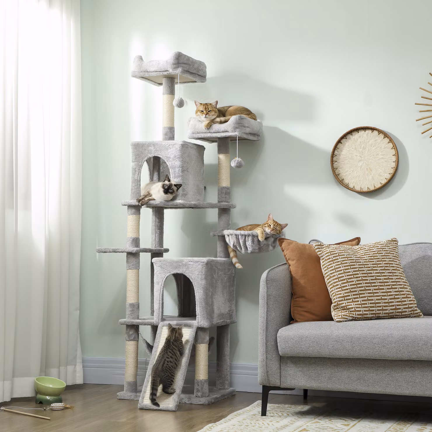 Albero Tiragraffi per Gatti PawHut con 2 Casette, 2 Lettini, Trespolo e 2 Palline, H 177 x L 40 x P 48 cm, Grigio Chiaro e Beige – 2