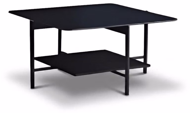 Tavolino moderno con piano in vetro. Elegante tavolino da soggiorno