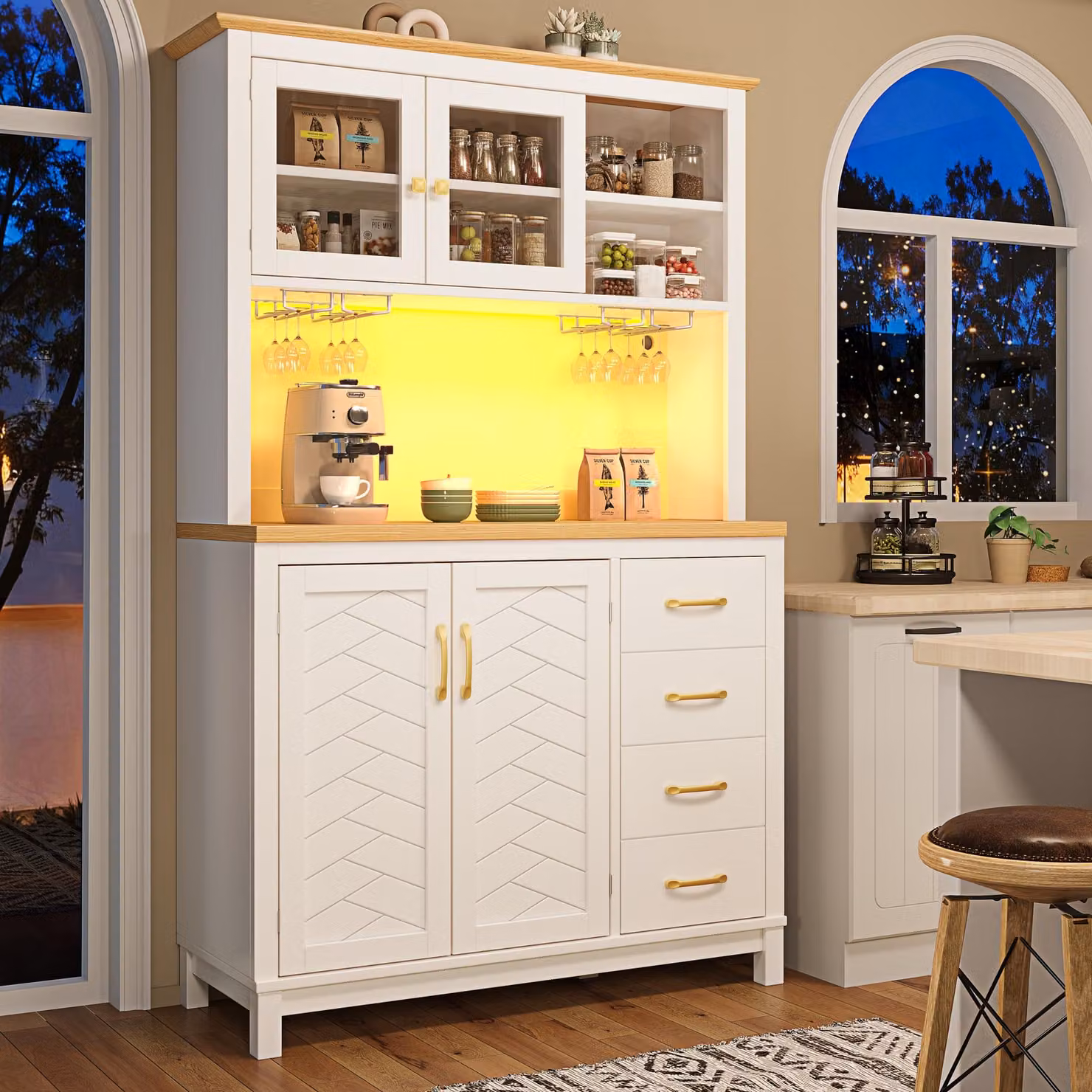 Mobile da cucina Flieks con striscia luminosa a LED e portabottiglie, credenza a 4 ante, mobile contenitore 105,5 x 40 x 180 cm, bianco