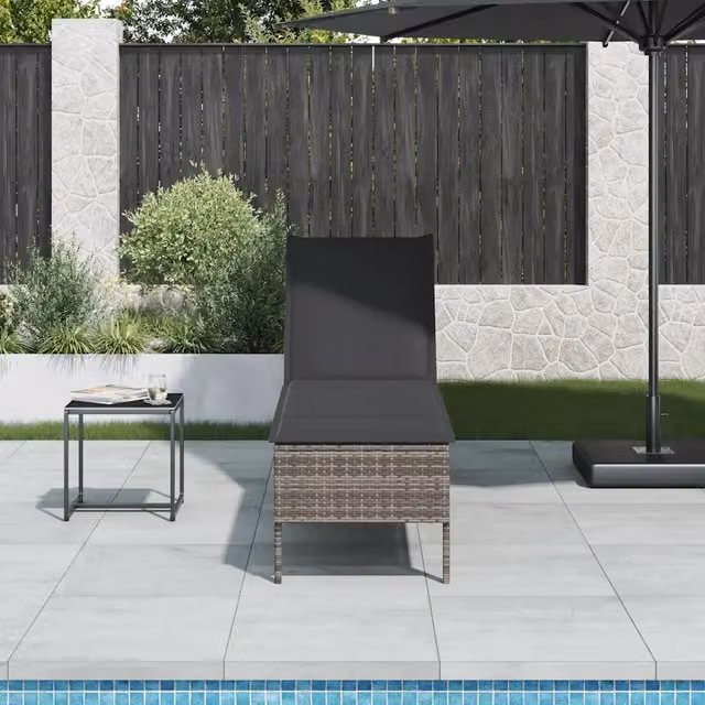 Lettino prendisole vidaXL in polyrattan grigio con cuscino regolabile L: 200 cm, P: 55 cm, H: 44 cm
