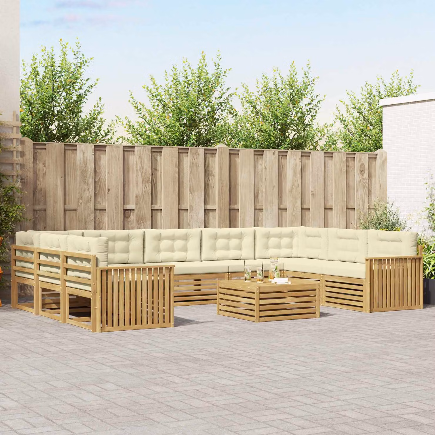 vidaXL Set di divani da esterno a forma di U in legno di acacia con cuscini Bianco e Beige