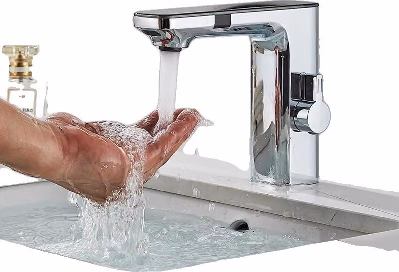 Rubinetto per lavabo, comando touch-free, design contemporaneo, cromo