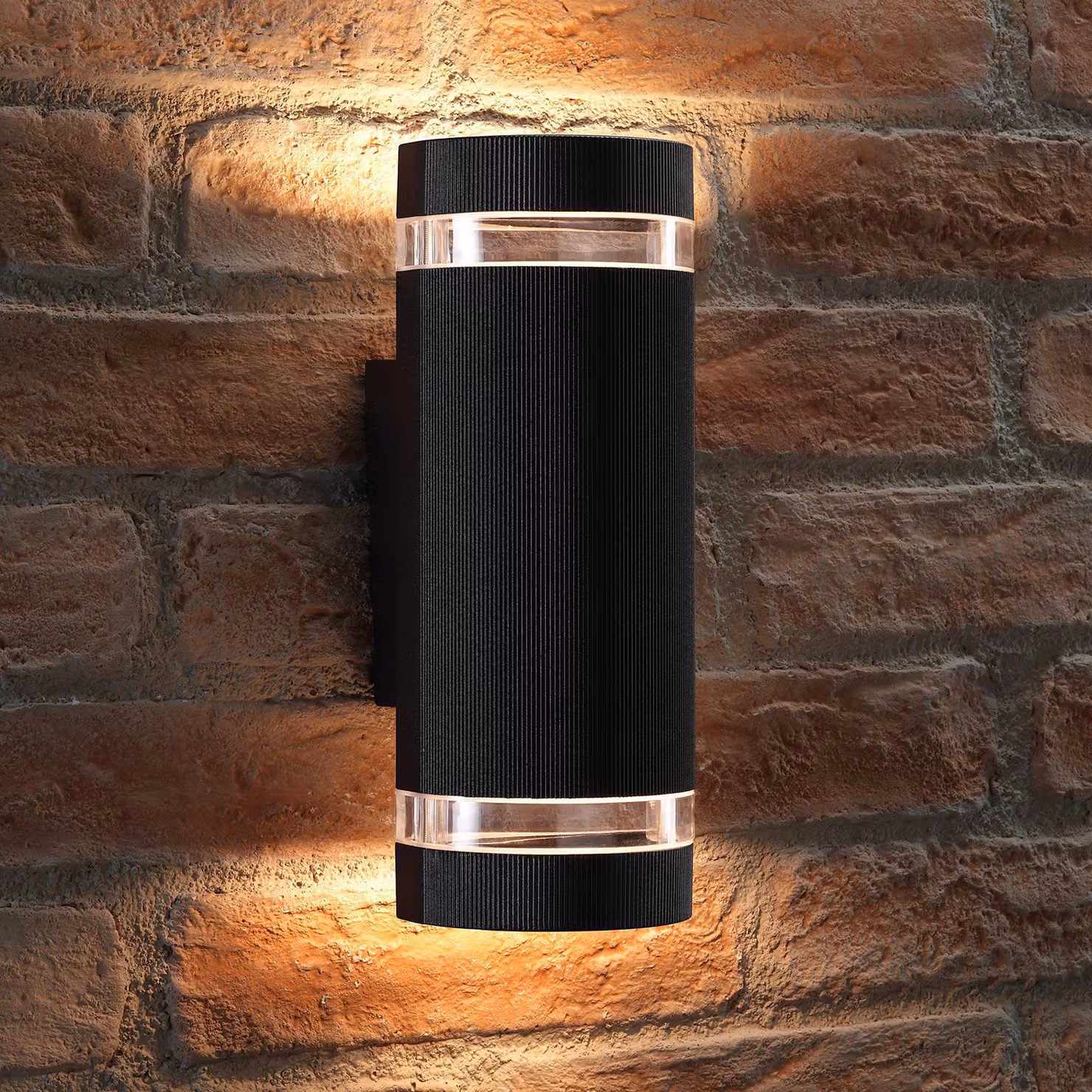 Lampada da parete orientabile verso l'alto e verso il basso, in alluminio e vetro, con 2 luci LED da 7W ciascuna, temperatura di colore 3000K, grado di protezione IP54
