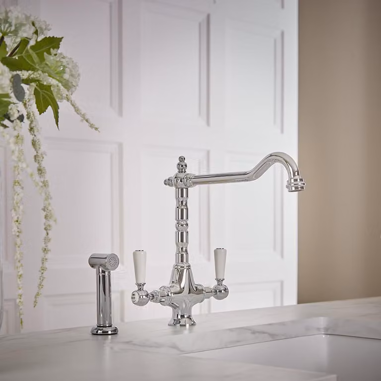 Miscelatore Classico da Cucina con Spray Estraibile - Cromato e Bianco - Elizabeth