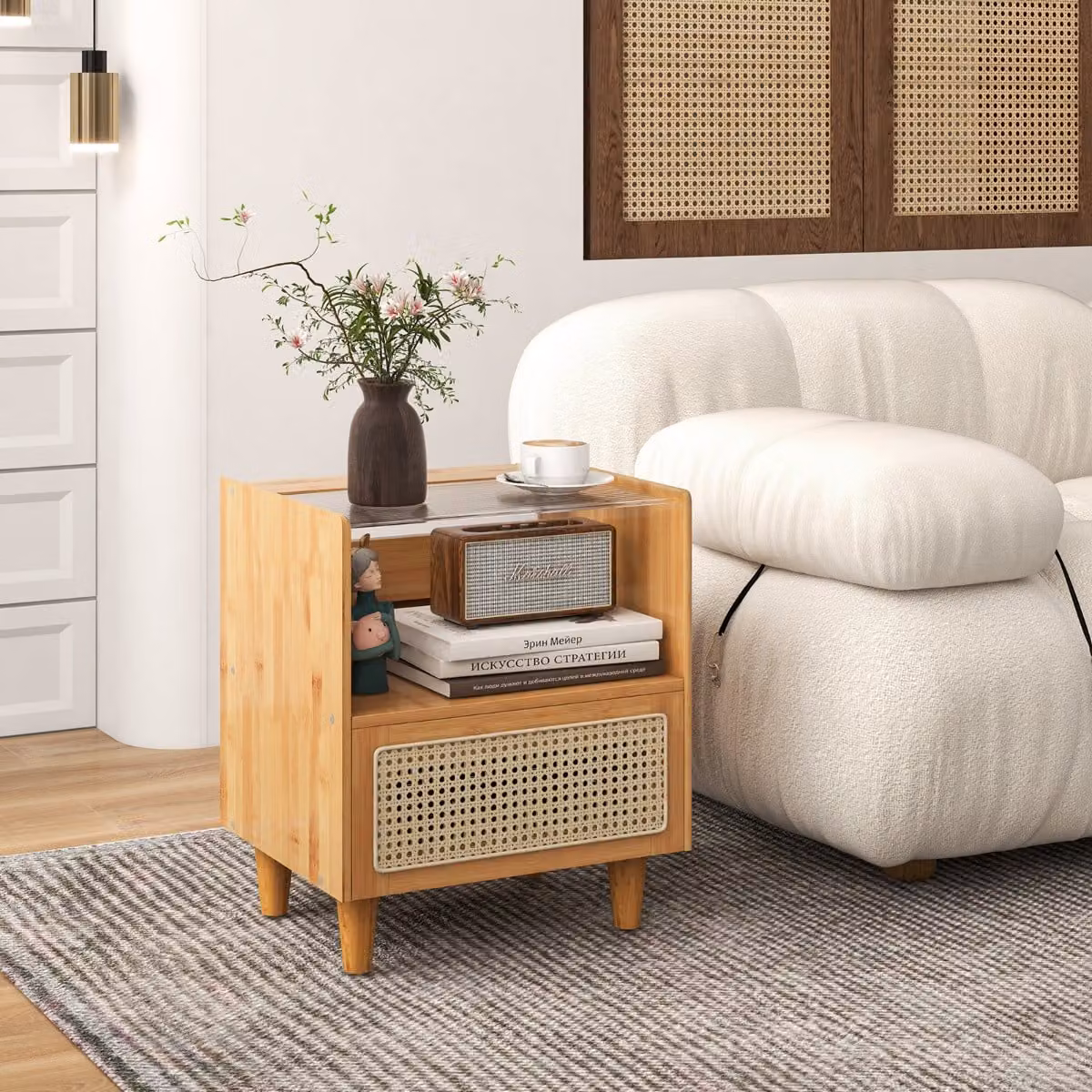 Comodino Costway in bambù e rattan con cassetto e gambe in legno massello, tavolino boho stile naturale L: 43 cm, P: 35 cm, H: 50 cm
