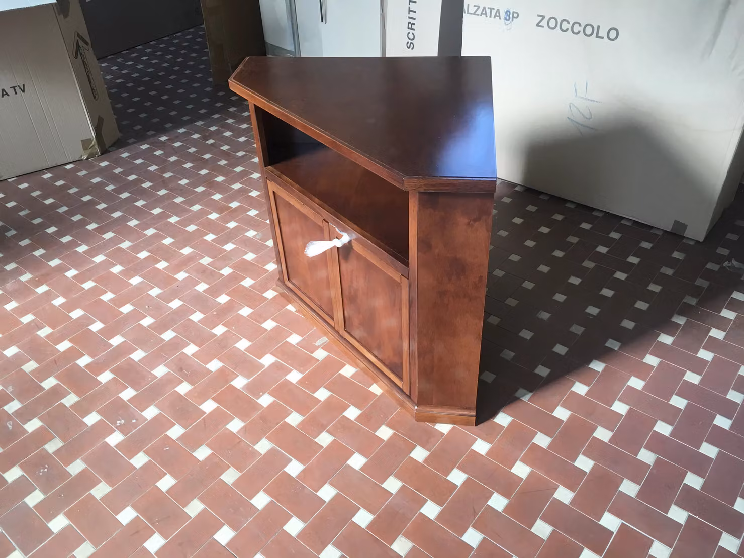 Porta TV ad angolo in legno stile arte povera color noce Mobili 2G L: 72 cm, P: 63 cm, H: 80 cm – 2