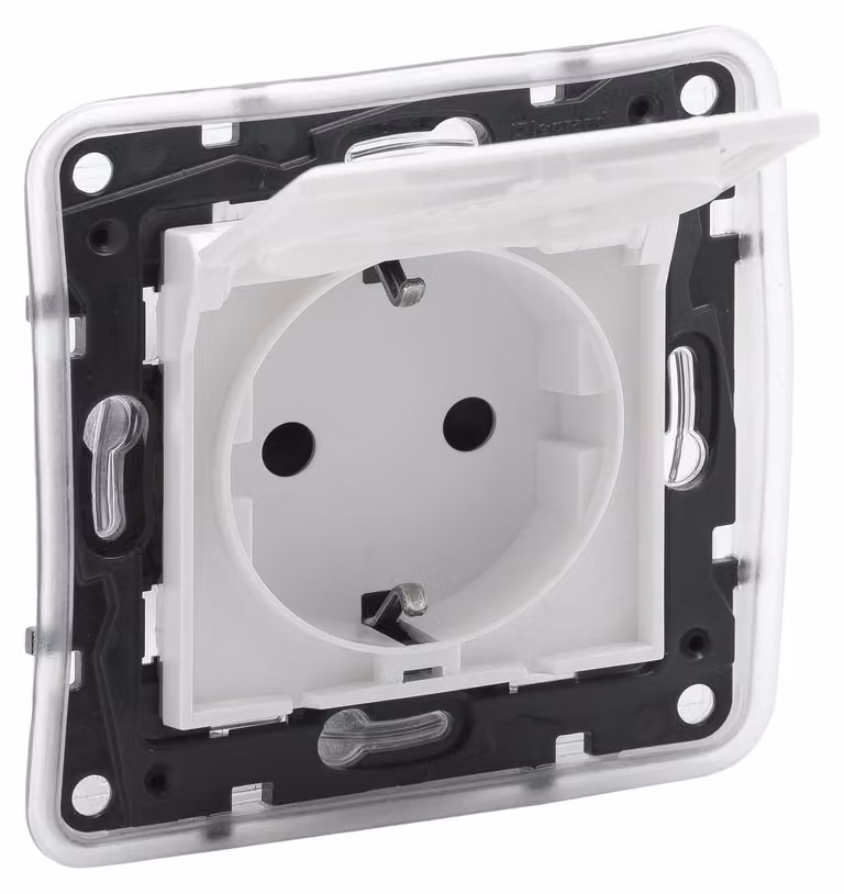 Legrand Niloé Step, presa con polo di terra, IP44, protezione per bambini, colore: bianco ultra, 1 pz.
