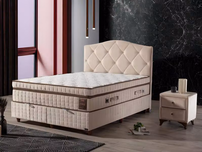 Luxuriöses Boxspringbett Elegantes Kopfteil Modernes Design für Komfort und Stil