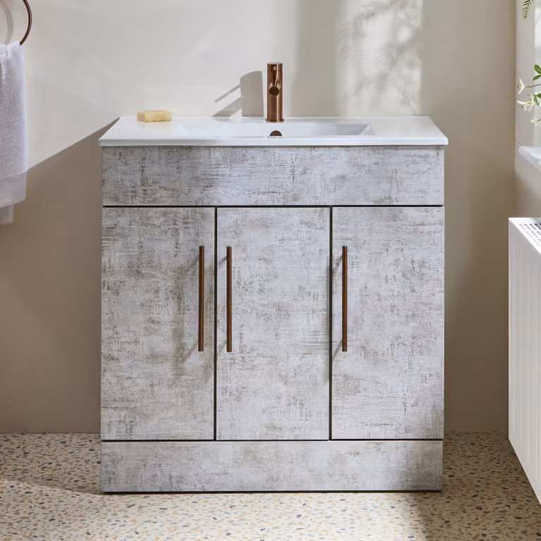 Mobile Bagno a Terra Grigio Cemento da 810mm con Lavabo e Maniglie con Barra a T in Bronzo Satinato - Cluo