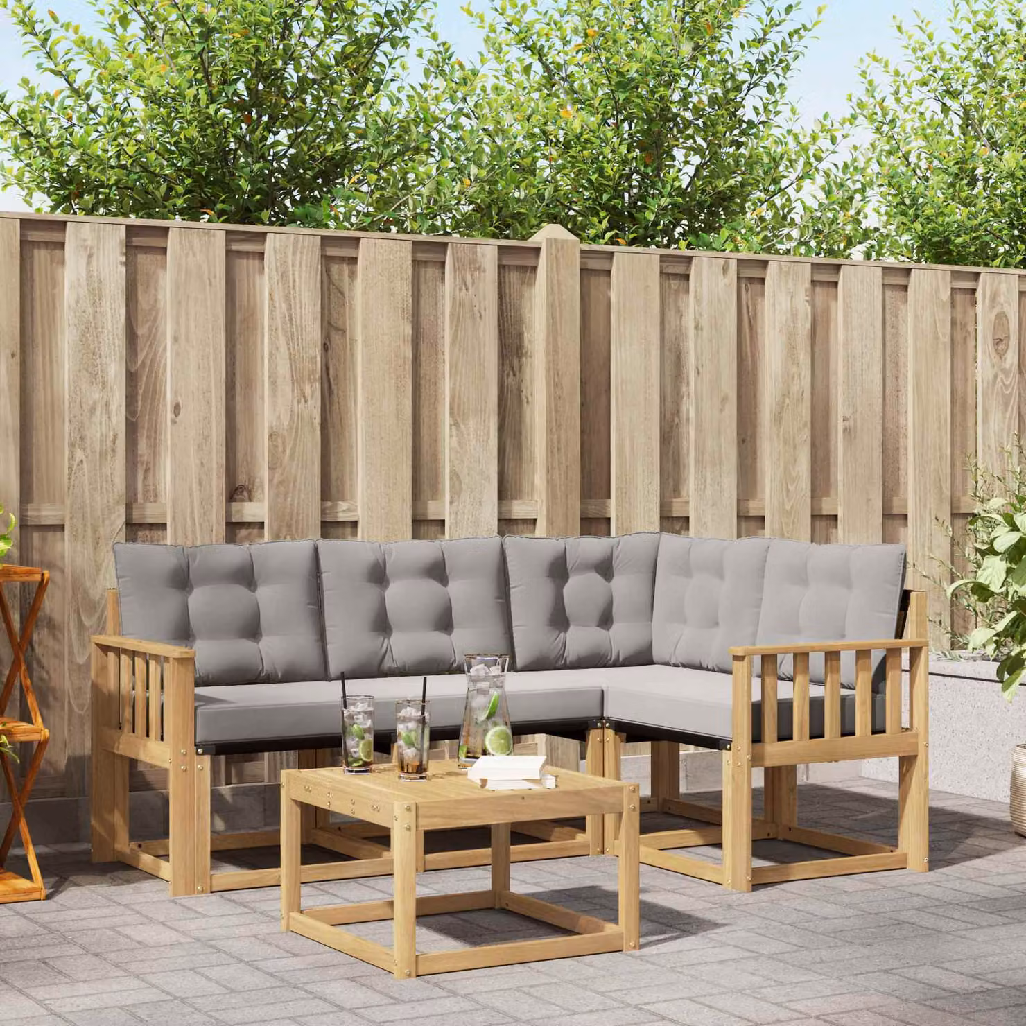 Set di divani da esterno vidaXL a forma di L con tavolino da caffè, struttura in legno di acacia e sedute in textilene, colore bianco, grigio e marrone