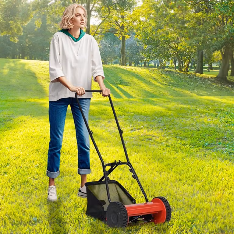 Tosaerba manuale spazzatrice per erba Costway con larghezza di taglio di 30 cm e altezza regolabile da 15-40 mm, Rosso