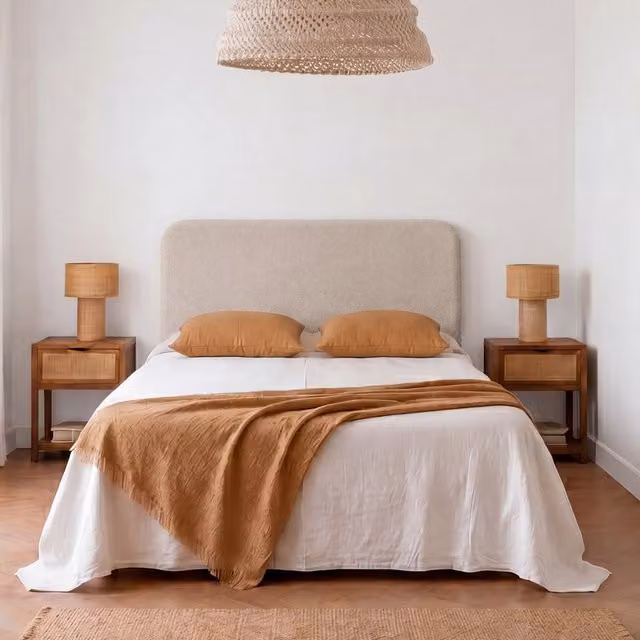 Testiera imbottita Lucy Banak beige per letto da 150 e 160 cm