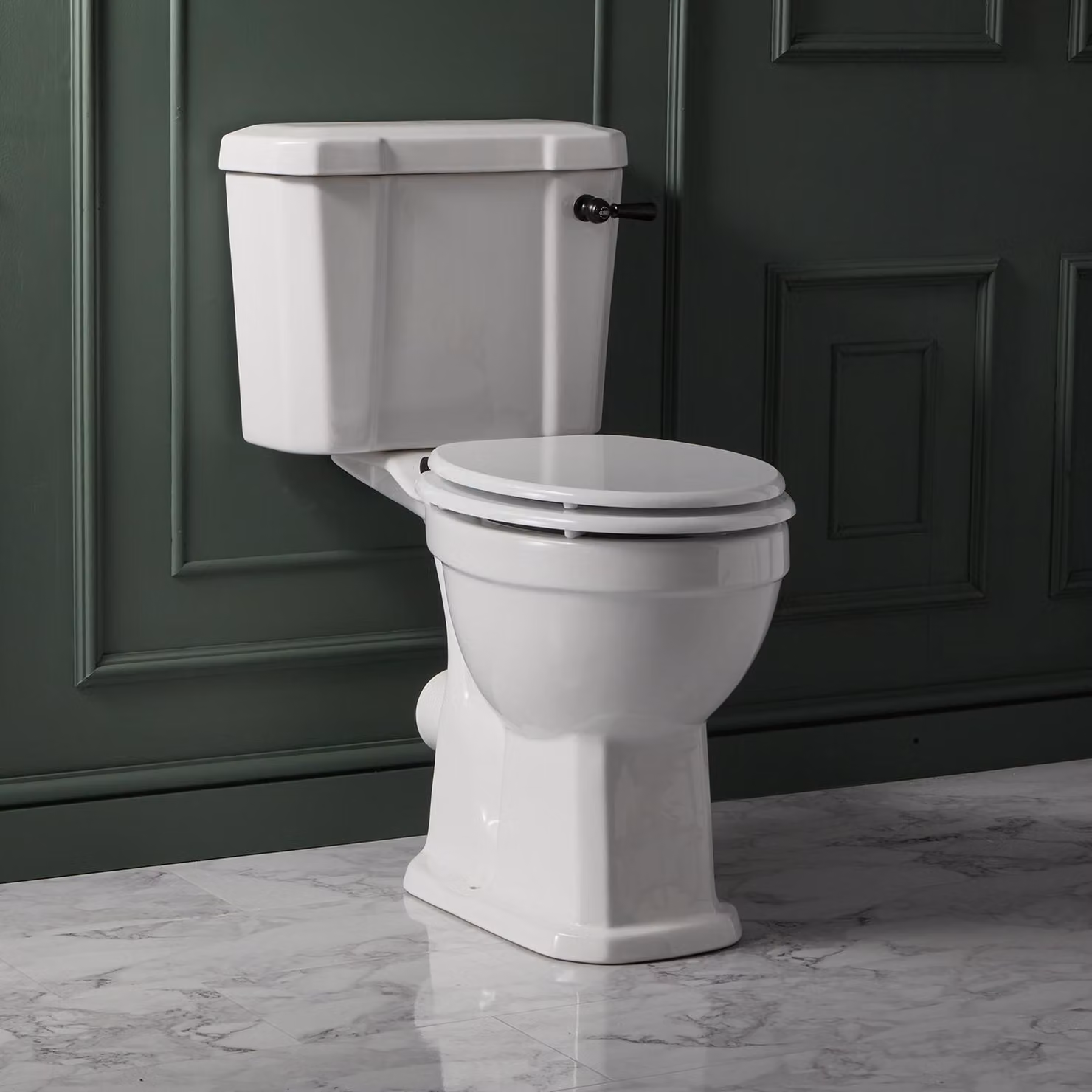 Sanitario Monoblocco Tradizionale ad Altezza Comfort con Cassetta e Sedile Bianco - Nero - Richmond