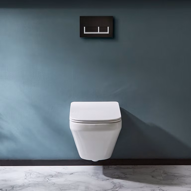 Sanitario WC Sospeso Senza Brida con Telaio Alto - Placca di Comando Rettangolare Bianca/Cromata - Exton