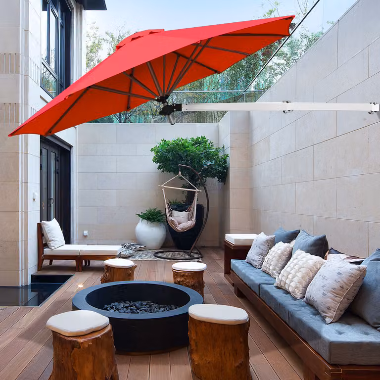 Ombrellone da muro Costway per giardino e balcone, inclinabile con asta regolabile in alluminio e poliestere, colore rosso, diametro: 244 cm