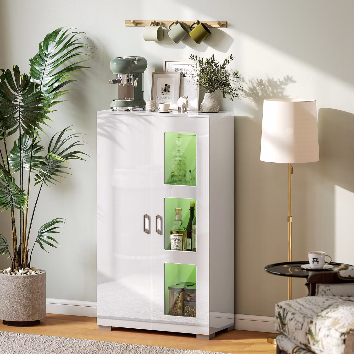 Buffet HOMCOM moderno in bianco con finitura lucida, porte e ripiani in vetro e illuminazione LED RGB con telecomando, H 126 x L 71 x P 35 cm – 2