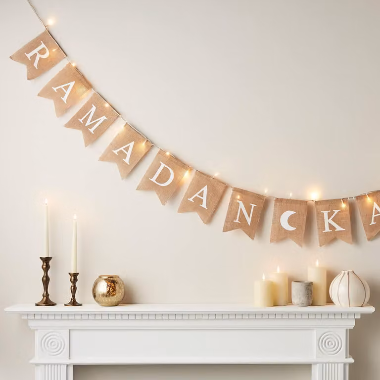 Catena luminosa a forma di bandierina per Ramadan Kareem, con 25 LED bianco caldo, lunghezza 3 metri, realizzata in iuta