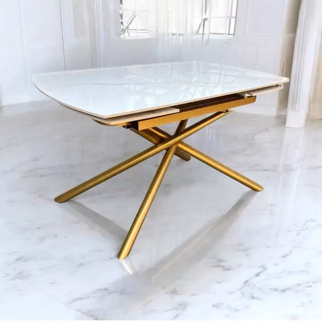 Tavolo da pranzo moderno allungabile Mobili 2G con piano in ceramica bianca lucida e gambe in metallo oro L/P/H: 130 x 90 x 78 cm