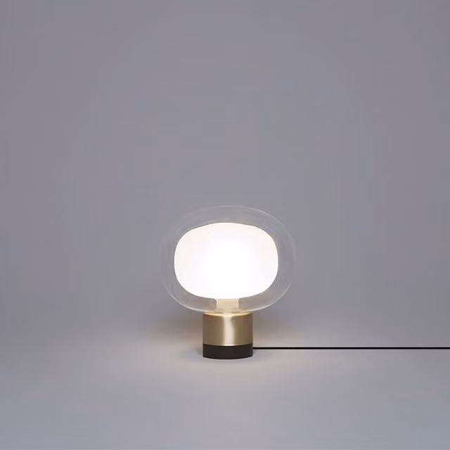 Lampada da tavolo Tooy Nabila 552.36 in vetro trasparente e metallo con finitura oro e ottone