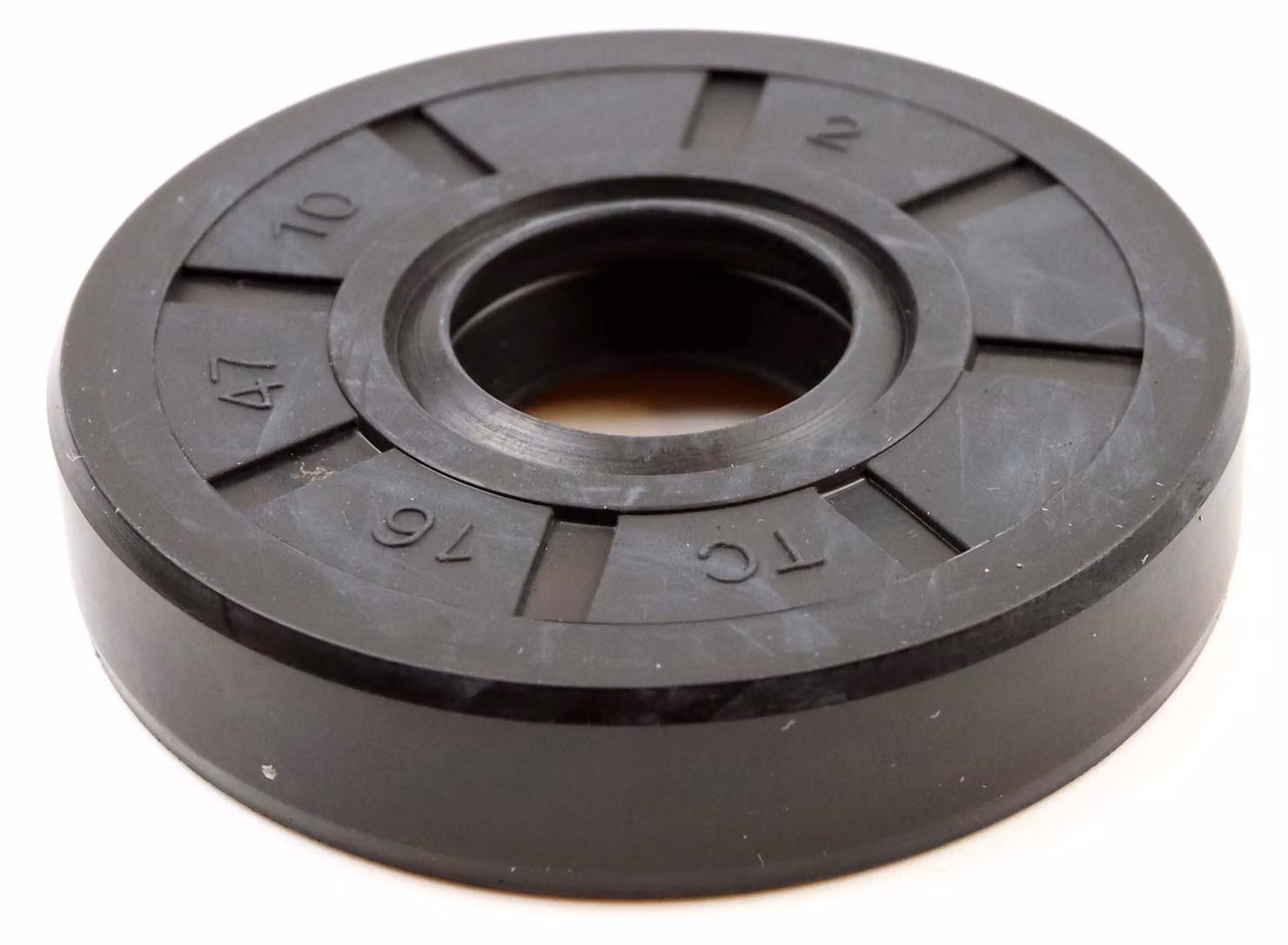 Guarnizione radiale per albero, dimensioni 16x47x10 mm, materiale NBR70, conforme alla norma DIN 3760