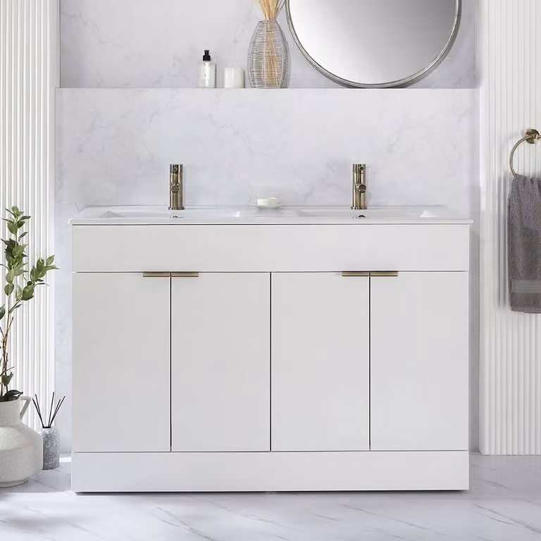 Mobile Bagno a Terra Bianco da 1210mm con Doppio Lavabo e Maniglie con Impugnatura a Dito in Ottone Spazzolato  - Cluo