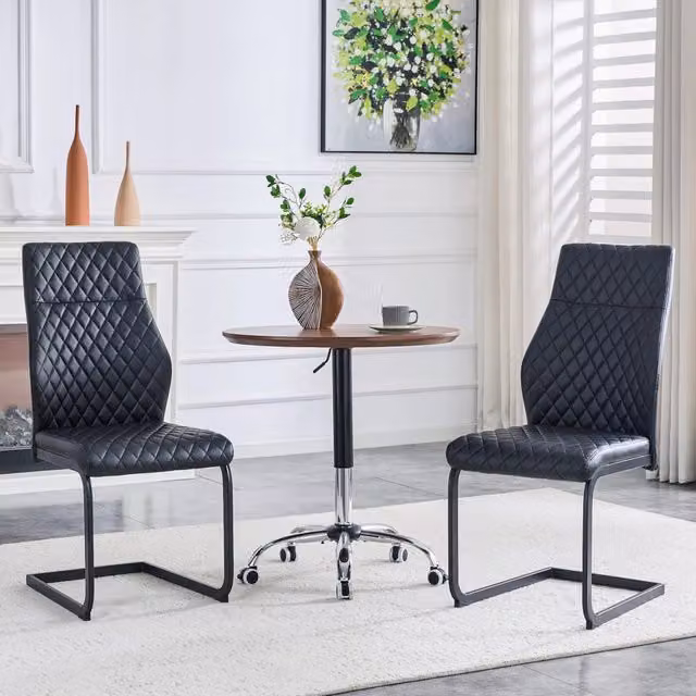 Set di 2 sedie da pranzo WISHDOR con schienale alto, rivestimento in ecopelle nera e struttura in metallo nero opaco