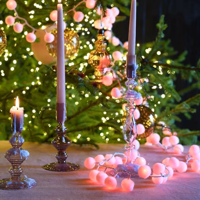 Catena luminosa con palline di cotone rosse, lunghezza 5 metri, 140 LED, con timer