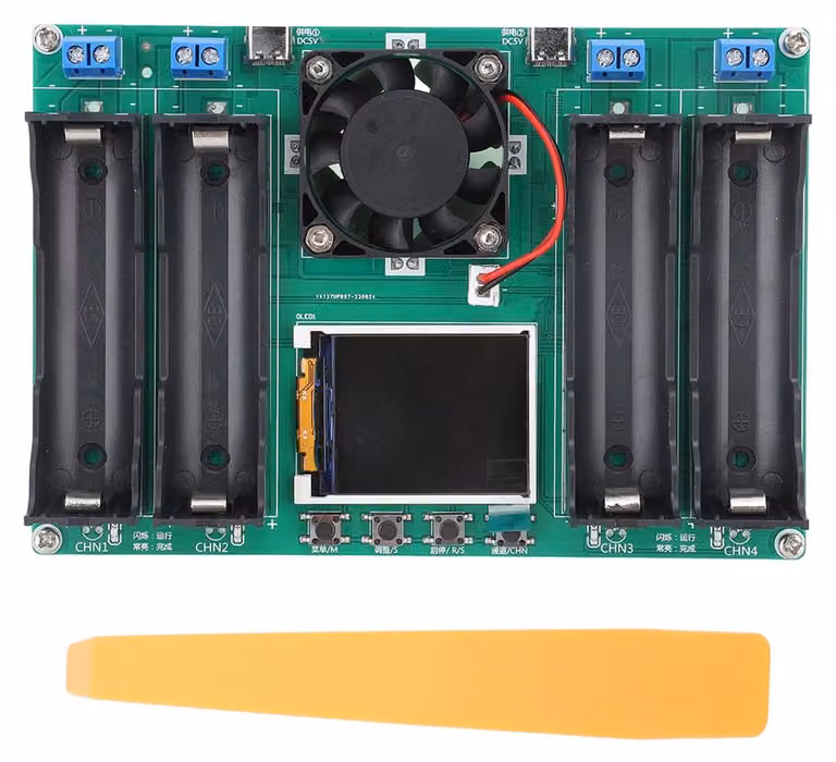 Tester per la capacità delle batterie con display, per la misurazione di carica/scarica fino a 4 canali