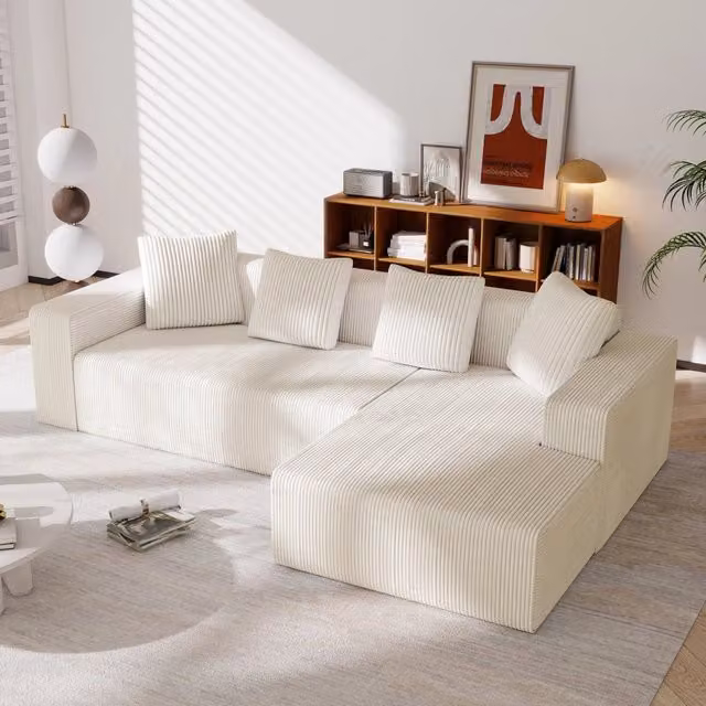 Divano angolare a 3 posti MIVRAY in velluto a coste bianco con chaise longue sinistra e 4 cuscini, L: 261 cm, P: 76,7 cm, H: 65 cm